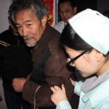 Zhao Chenglin - Si infila una corda nel pene, ma gli rimane incastarata per due mesi