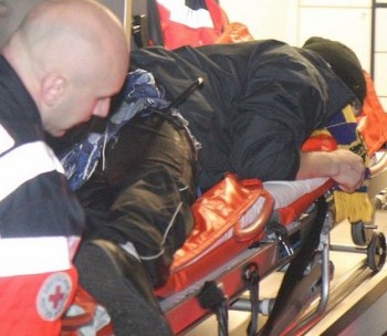 Accoltellato alla chiappa destra